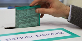 A Lanusei classi quinte in gita durante le elezioni regionali: il diritto di voto è solo …