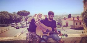 Due cantautori in viaggio per raccontare l’Italia in musica